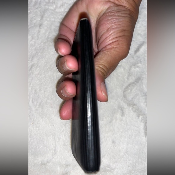 Louis Vuitton Epi Key Holder - Picture 6 of 12